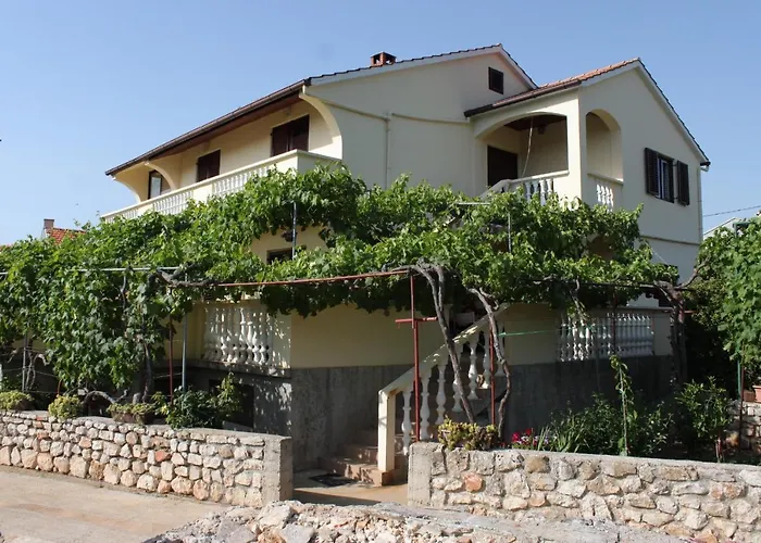 Apartments With A Parking Space Sali, Dugi Otok - 8136